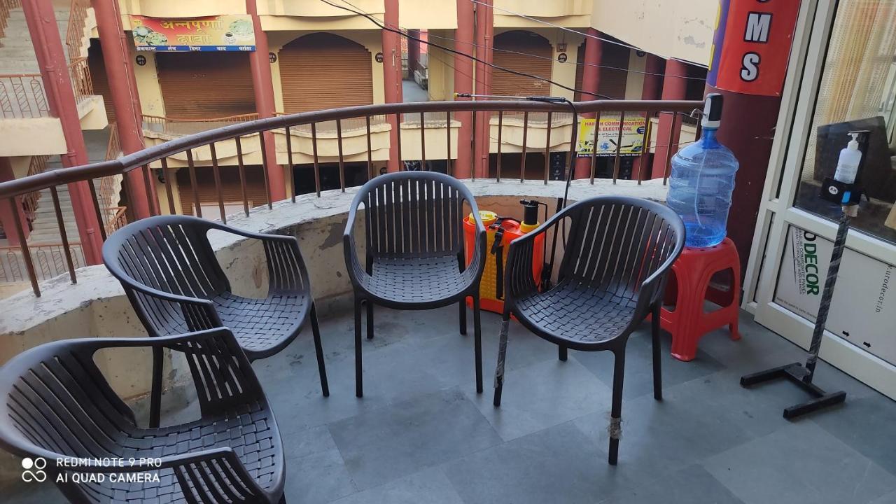 City Crown Guest House Sundarnagar Ngoại thất bức ảnh